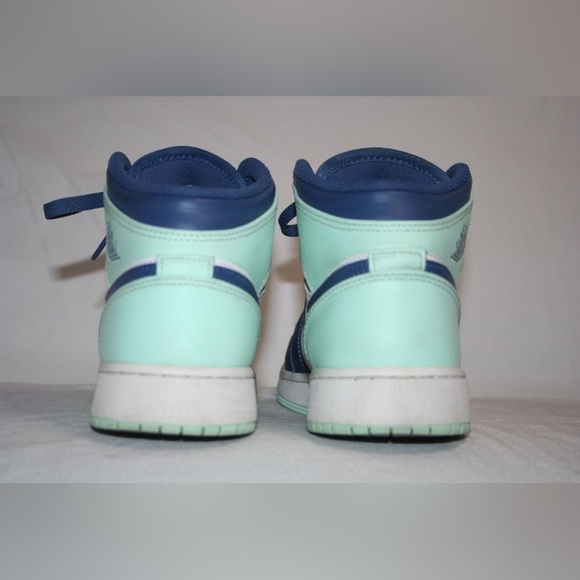 Nike "Blue Mint/Mystic Navy" Air Jordan 1 Mid GS Youth 6.5 - Picture 8 of 9